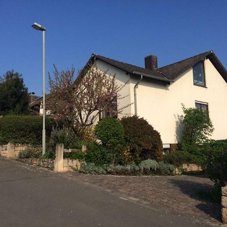 schones Zimmer in Gimmeldingen/ Konigsbach Neustadt an der Weinstraße Exterior foto