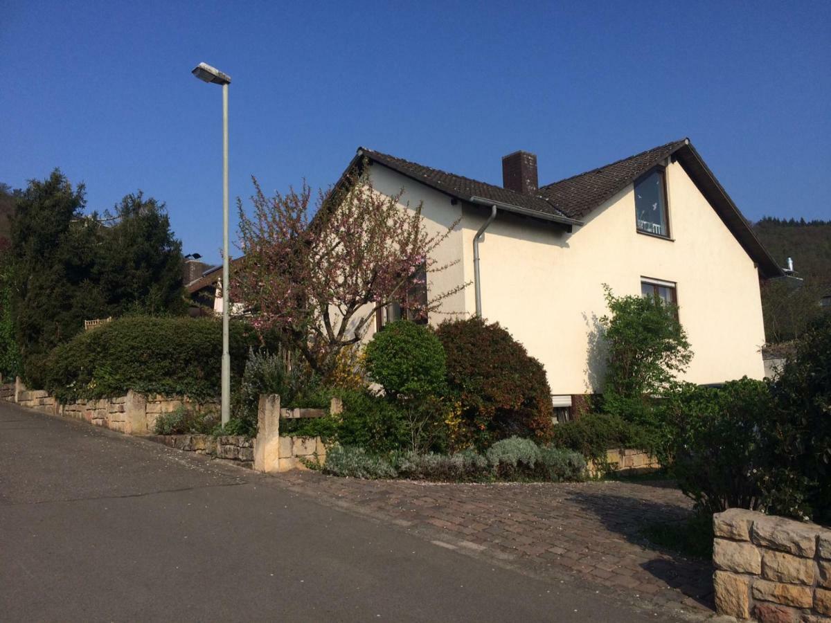 schones Zimmer in Gimmeldingen/ Konigsbach Neustadt an der Weinstraße Exterior foto